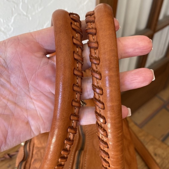 ๐ BEAUTIFULLY BOHO LEATHER CROSSBODY BAG โผ๏ธ - Picture 3 of 14